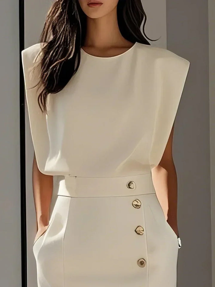 Malene | Einfarbiges Midikleid mit Knopfschlitz und rundem Ausschnitt