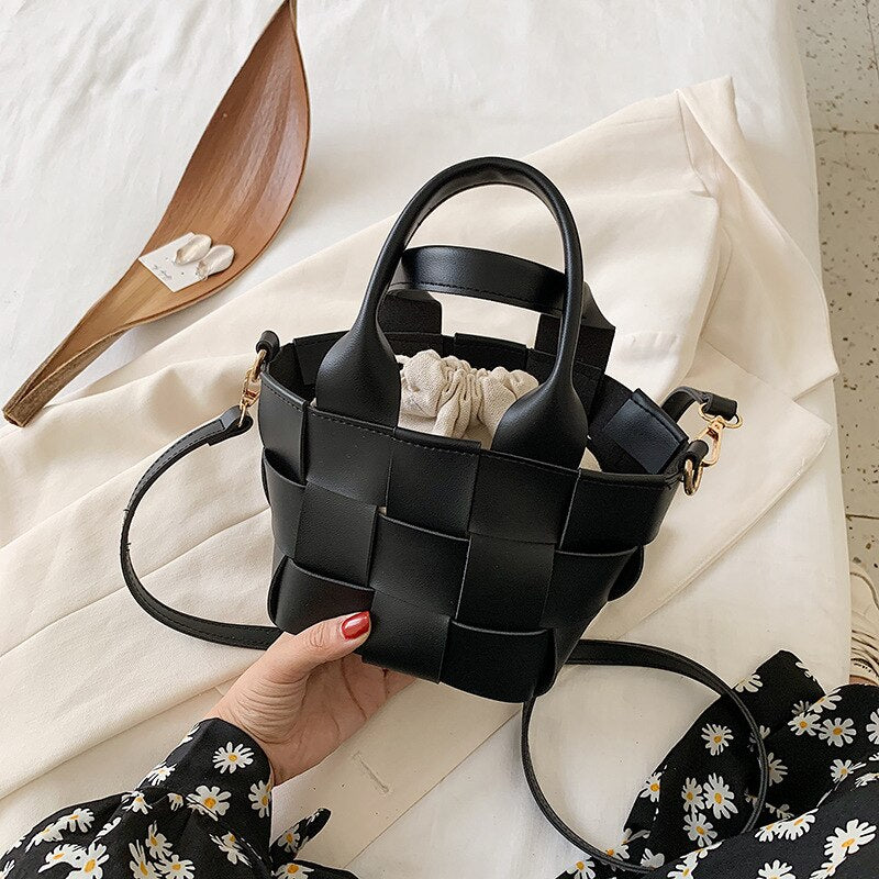 Nele |  Geflochtene Mini-Handtasche Cora