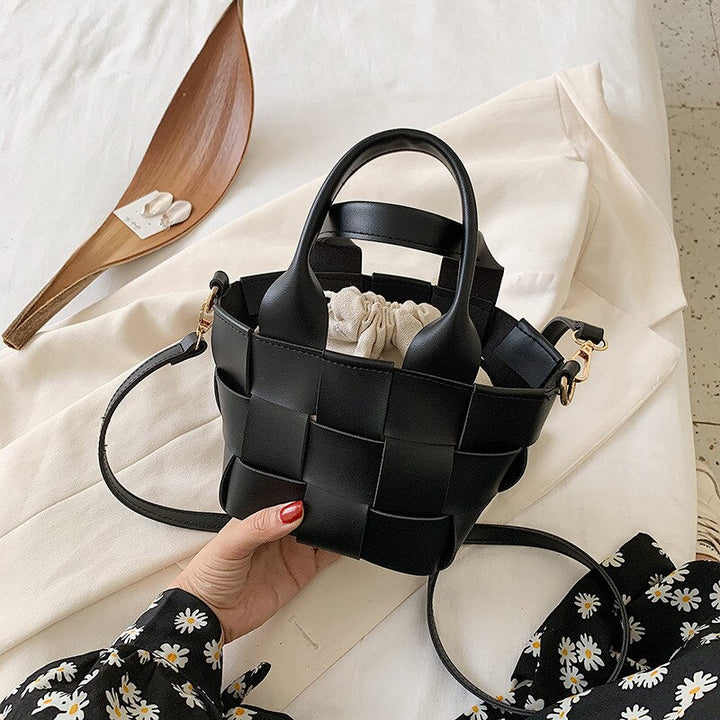 Nele |  Geflochtene Mini-Handtasche Cora