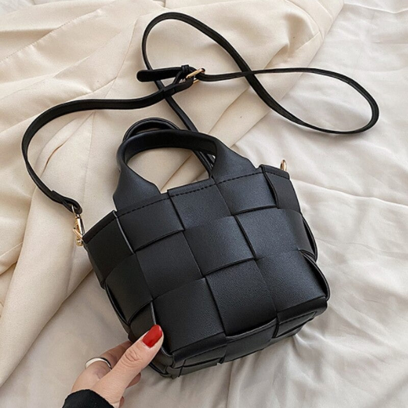 Nele |  Geflochtene Mini-Handtasche Cora