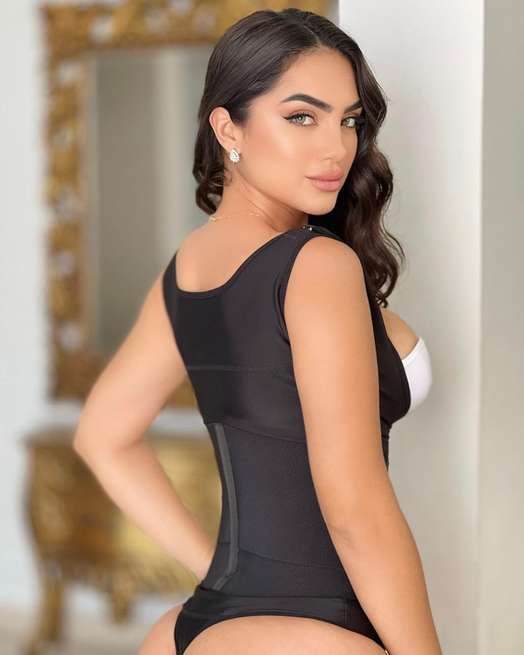 Anna | Formender Body mit Tanga und hoher Kompression