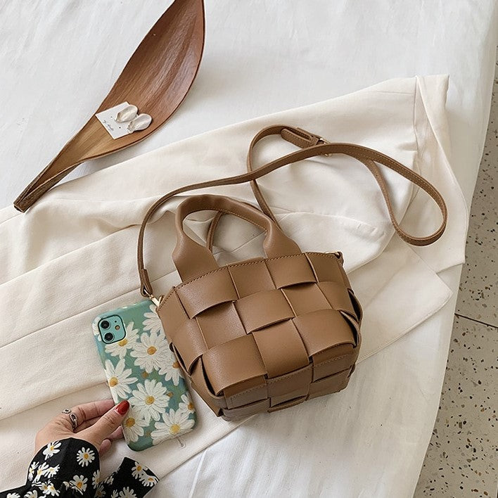 Nele |  Geflochtene Mini-Handtasche Cora