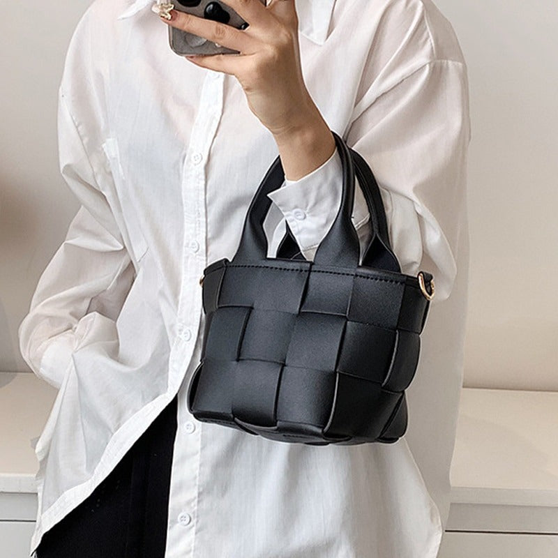 Nele |  Geflochtene Mini-Handtasche Cora