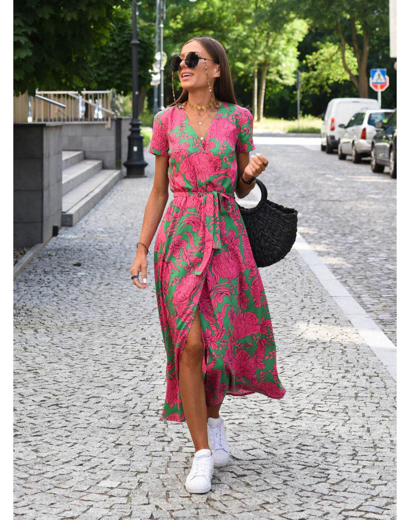 Julia | Elegantes Kleid mit V-Ausschnitt und figurbetonter Passform