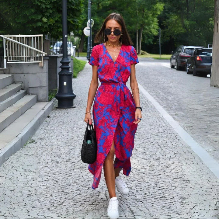 Julia | Elegantes Kleid mit V-Ausschnitt und figurbetonter Passform
