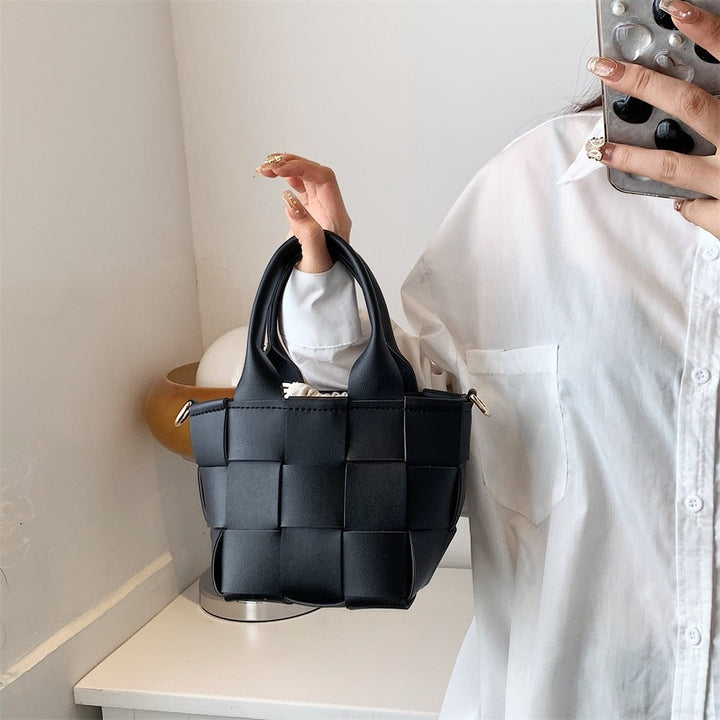 Nele |  Geflochtene Mini-Handtasche Cora