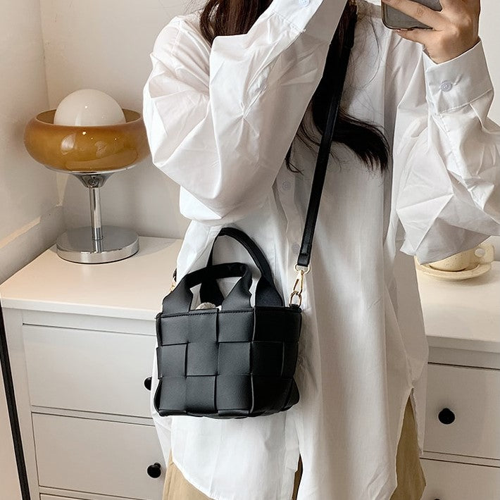 Nele |  Geflochtene Mini-Handtasche Cora