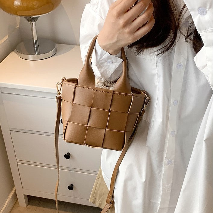 Nele |  Geflochtene Mini-Handtasche Cora