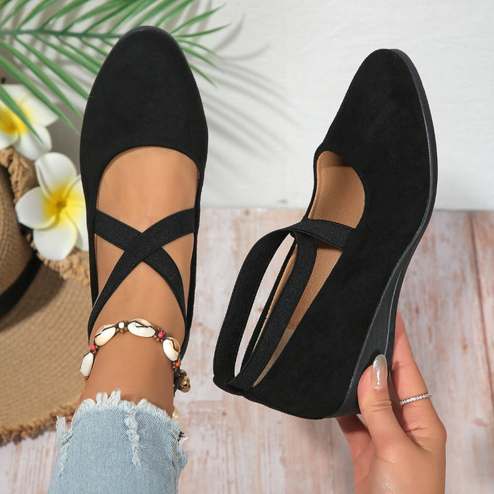 Chiara | Bequeme, leichte, rutschfeste, atmungsaktive flache orthopädische Schuhe für Frauen